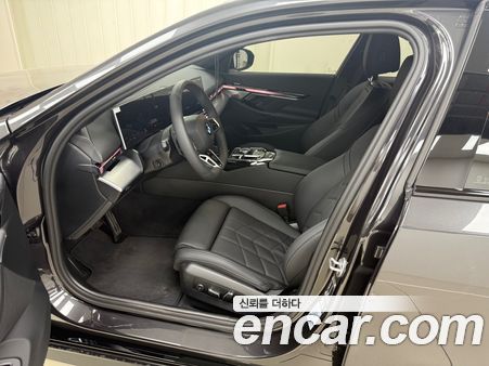 BMW 5 Series 2026, фото 7