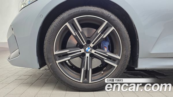 BMW 3 Series 2025, фото 4