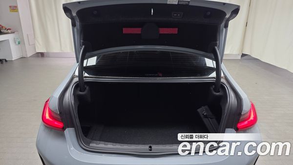 BMW 3 Series 2025, фото 25