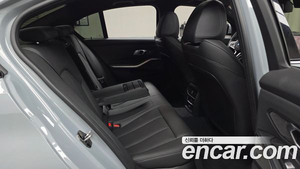BMW 3 Series 2025, фото 15