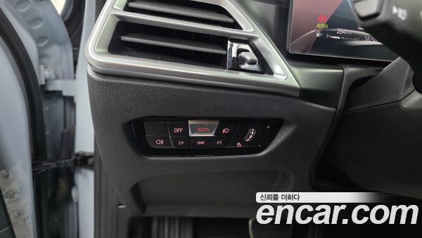BMW 3 Series 2025, фото 31