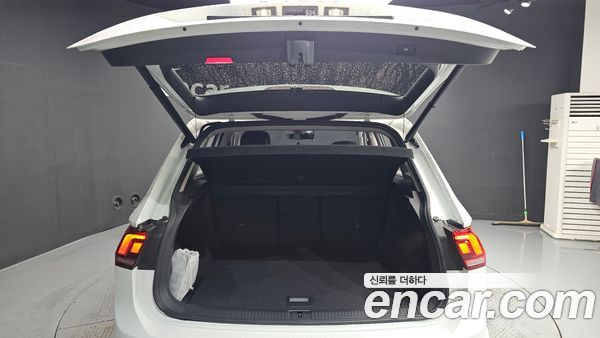 Volkswagen Tiguan 2021, фото 25