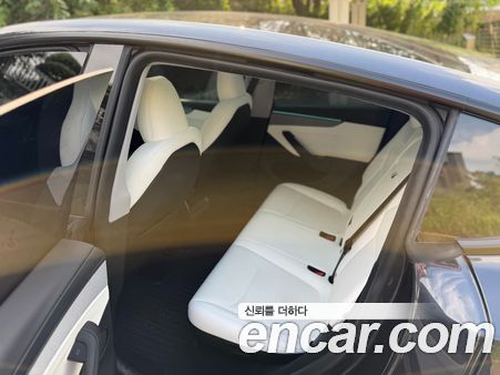 Tesla Model Y 2025, фото 9