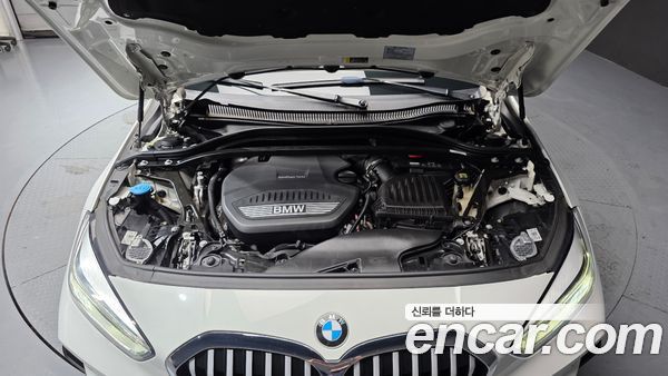 BMW 1 Series 2021, фото 6
