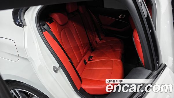 BMW 1 Series 2021, фото 16