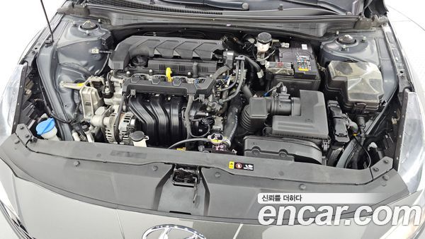 Hyundai Elantra 2023, фото 6