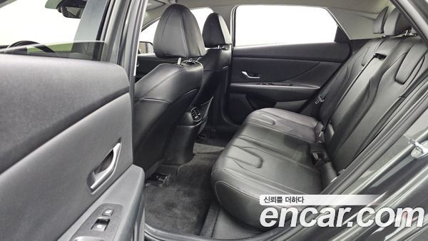 Hyundai Elantra 2023, фото 12
