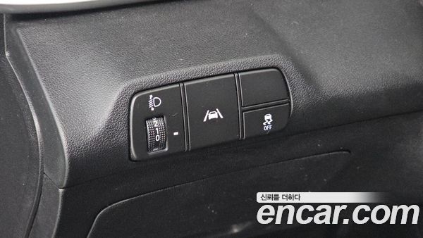 Hyundai Elantra 2023, фото 17