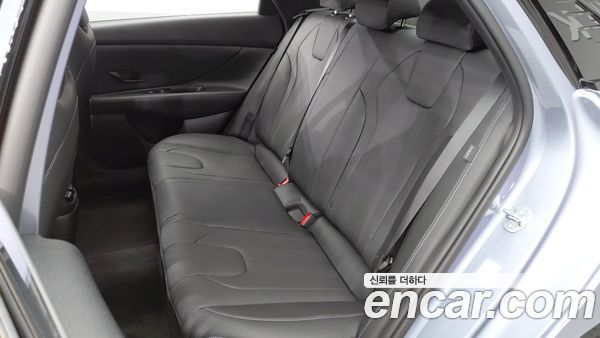 Hyundai Elantra 2024, фото 10