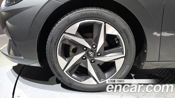Hyundai Elantra 2023, фото 5