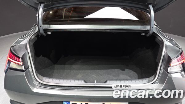 Hyundai Elantra 2023, фото 26