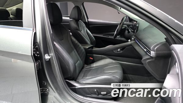 Hyundai Elantra 2023, фото 16