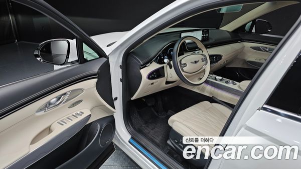 Genesis GV70 2024, фото 12
