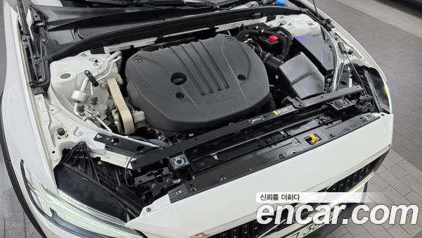 Volvo V60 2024, фото 6