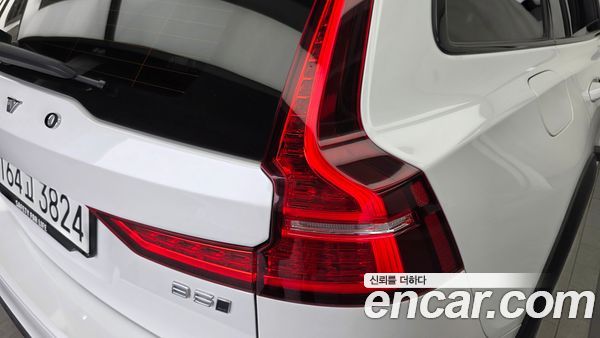 Volvo V60 2024, фото 9