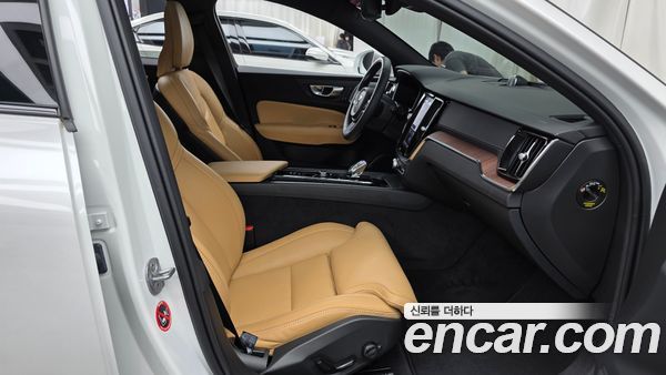 Volvo V60 2024, фото 16