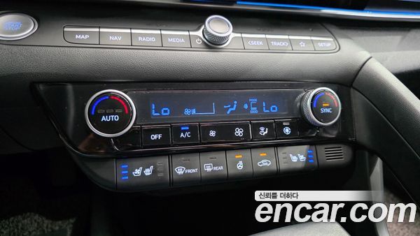 Hyundai Elantra 2022, фото 30