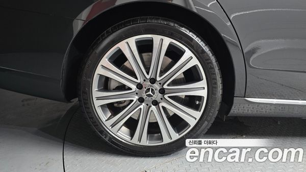 Mercedes-Benz E-Class 2021, фото 5