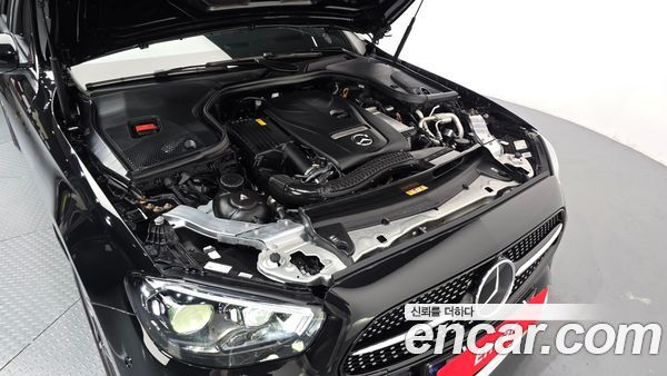 Mercedes-Benz E-Class 2023, фото 6