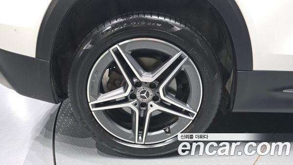 Mercedes-Benz GLB 2023, фото 5