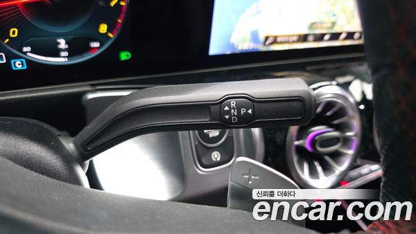 Mercedes-Benz GLB 2023, фото 12