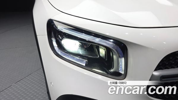 Mercedes-Benz GLB 2023, фото 8