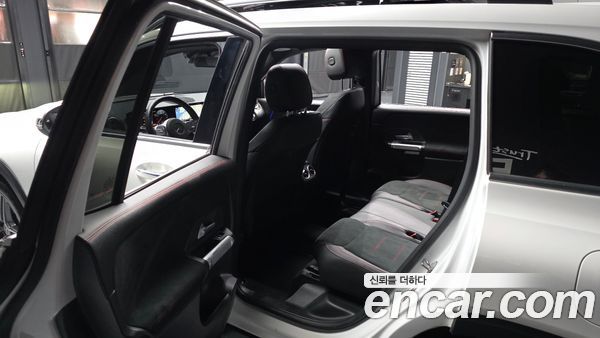 Mercedes-Benz GLB 2023, фото 16