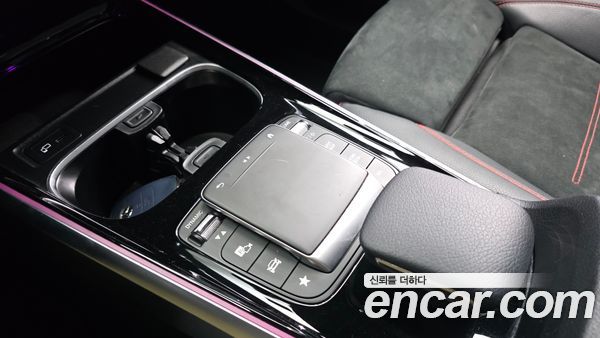 Mercedes-Benz GLB 2023, фото 31