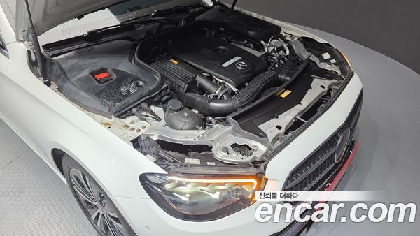 Mercedes-Benz E-Class 2021, фото 6