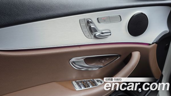 Mercedes-Benz E-Class 2021, фото 26