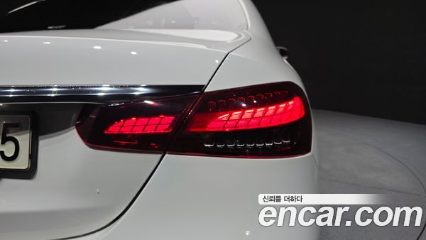 Mercedes-Benz E-Class 2021, фото 9