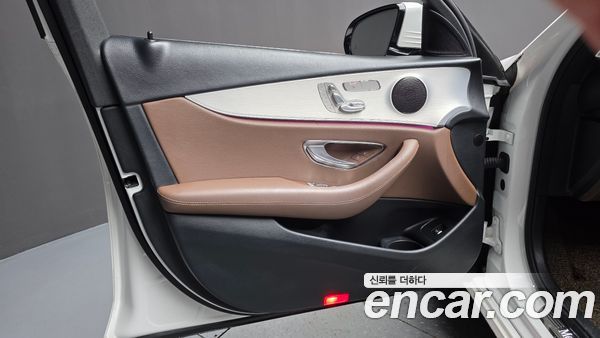 Mercedes-Benz E-Class 2021, фото 14