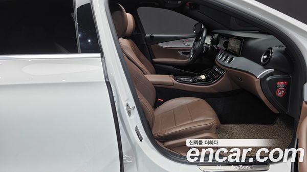Mercedes-Benz E-Class 2021, фото 16