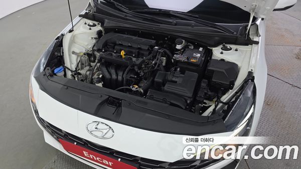 Hyundai Elantra 2022, фото 6