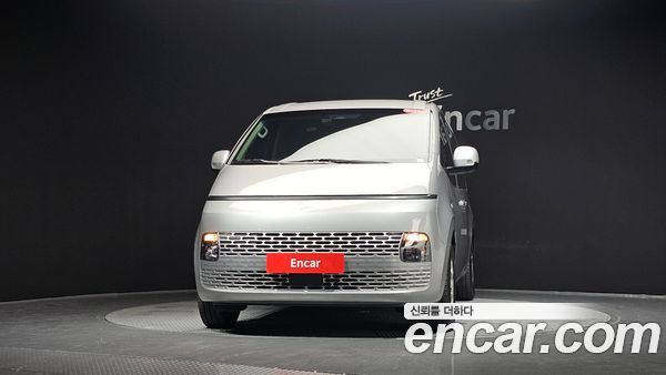 Hyundai Staria 2025, фото 2