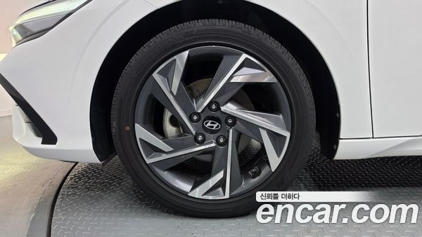 Hyundai Elantra 2024, фото 5
