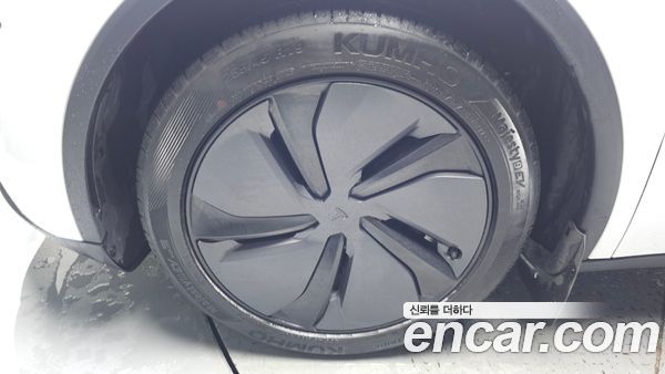 Tesla Model Y 2025, фото 4