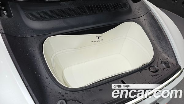 Tesla Model Y 2025, фото 5