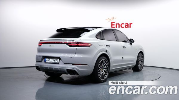 Porsche Cayenne 2023, фото 2