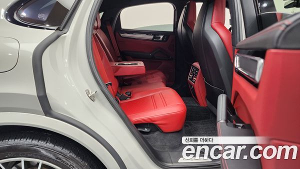 Porsche Cayenne 2023, фото 17