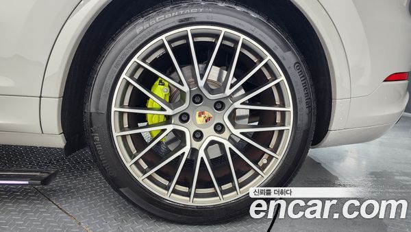Porsche Cayenne 2023, фото 7