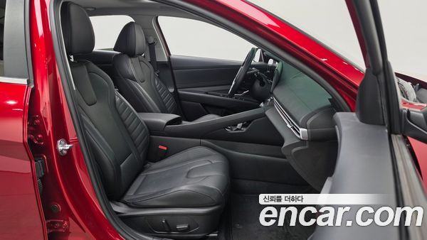 Hyundai Elantra 2024, фото 17