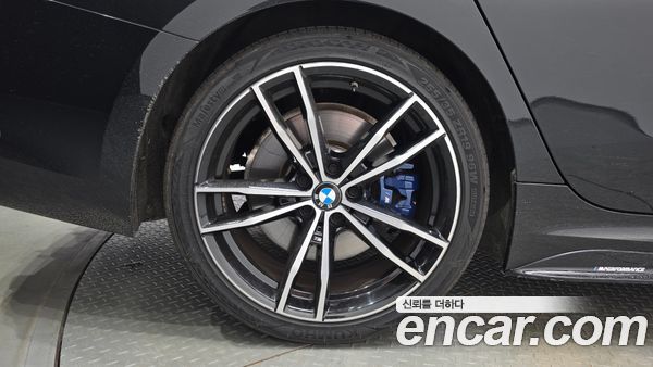 BMW 3 Series 2022, фото 4