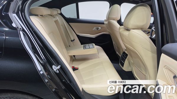 BMW 3 Series 2022, фото 16