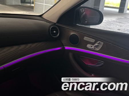 Mercedes-Benz E-Class 2020, фото 9