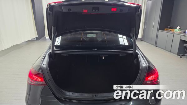 Mercedes-Benz E-Class 2022, фото 26