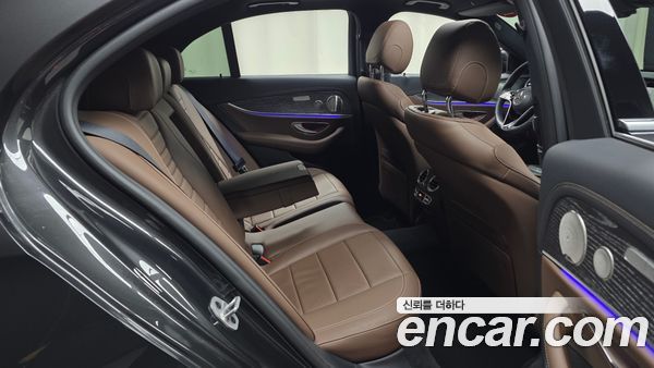 Mercedes-Benz E-Class 2022, фото 16