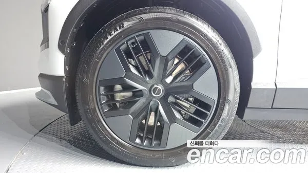 Volvo EX30 2026, фото 4