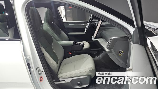 Volvo EX30 2026, фото 15