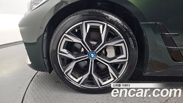 BMW i4 2022, фото 4